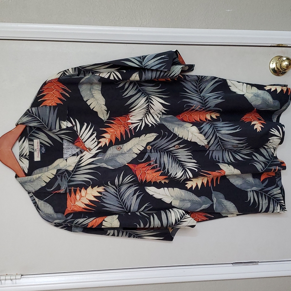 Tommy Bahama 100% Silk Hawaiian Shirt